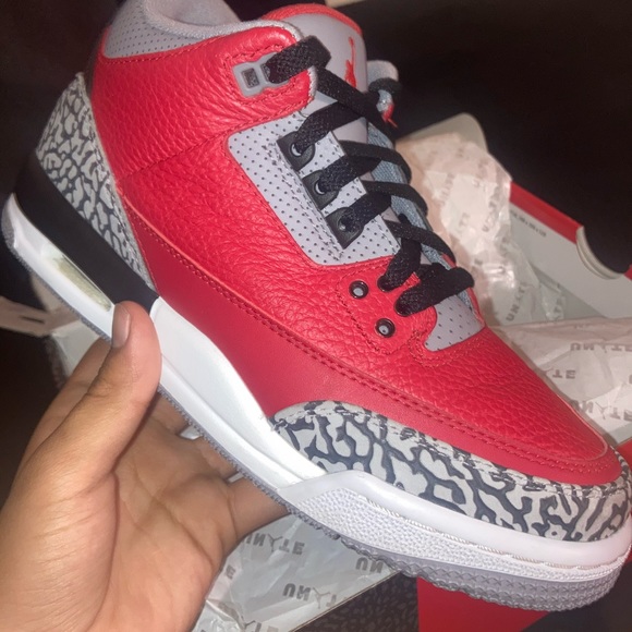 jordan retro SE fire red (GS 6y)